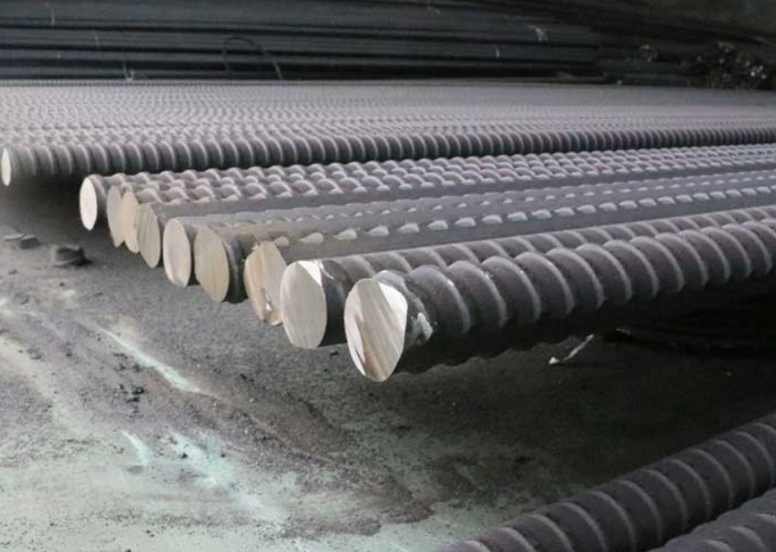 Barres d'armature en acier ASTM Hrb 400 Barres d'armature en acier déformées de 12 mm pour la construction de logements
